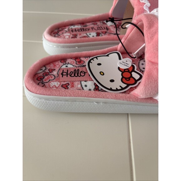Hello Kitty Women’s Peach/ Light Pink Slippers Size 9-10 - Picture 9 of 9